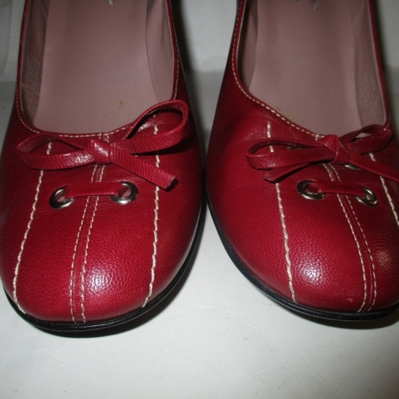 Franco Sarto Brick Red Round Toe Eyelet Pumps - Picture 2 of 7